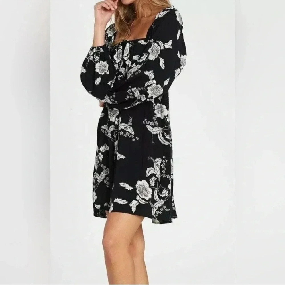 BILLABONG Navy and White Floral Dress Size Medium